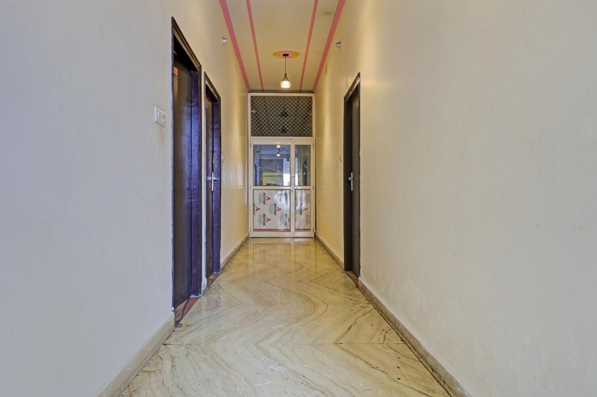 Spot On 81167 Hotel Asdr Rudrapur Esterno foto