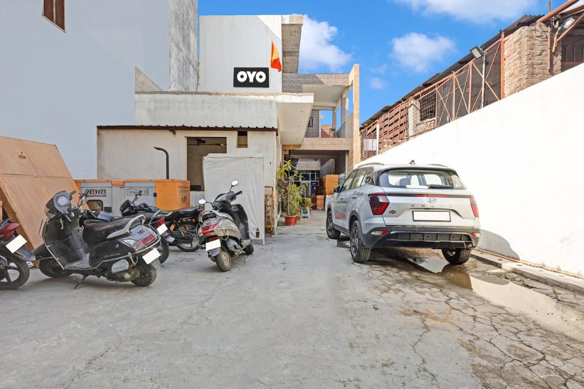 Spot On 81167 Hotel Asdr Rudrapur Esterno foto